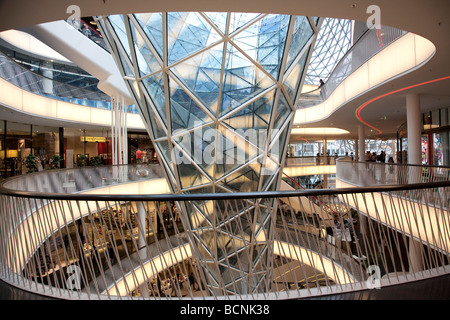 MyZeil Shopping Mall, entworfen von Architekt Massimiliano Fuksas und eröffnet im Februar 2009 Stockfoto