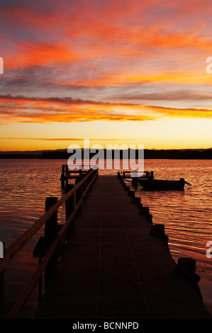 Sonnenuntergang über Steg St Georges Becken Shoalhaven New South Wales Australien Stockfoto