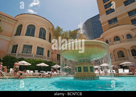 Luxuriösen Swimmingpool des Bellagio Resort and Casino in Las Vegas. Stockfoto