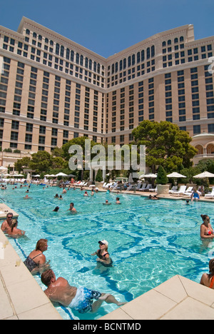 Luxuriösen Swimmingpool des Bellagio Resort and Casino in Las Vegas. Stockfoto