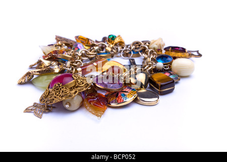 Vintage gold suchen Charm Armband mit vielen verschiedenen Reize Ausschneiden Stockfoto