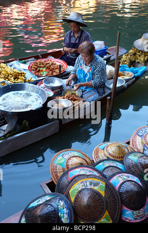 der schwimmende Markt in Damnoen Saduak, Nr. Bngkok, Thailand Stockfoto