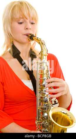 Junge blonde Frau Spielt Auf Einem Saxophon Stockfoto