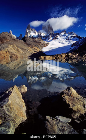 Spiegelung des Cerro Fitz Roy in der Laguna De Los Tres Los Glaciares NP Patagonien Argentinien Reflexion Patagonien Argentinien Stockfoto