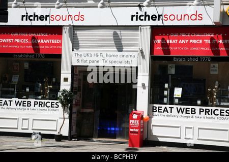 Zweig der Richer Sounds-Elektronik-Geschäft, London Stockfoto