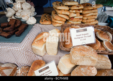 Ein Bauernmarkt in Kendal, Cumbria, UK. Bauernmärkte sind eine gute Möglichkeit der Senkung auf Lebensmittelmeilen Stockfoto