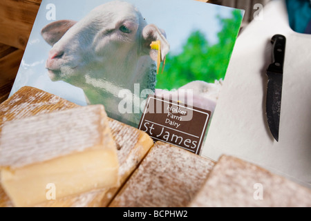 Ein Bauernmarkt in Kendal, Cumbria, UK. Bauernmärkte sind eine gute Möglichkeit der Senkung auf Lebensmittelmeilen Stockfoto