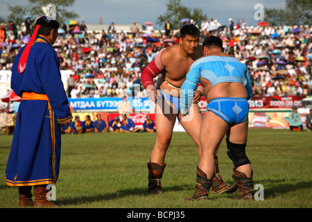 Ringer am Naadam-Fest im National Sports Stadium, Ulaanbaatar, Mongolei Stockfoto