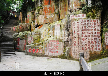 Kalligraphie-Steinbildhauen in Gushan Yongquan Tempel, Fuzhou, Fujian Provinz, China Stockfoto