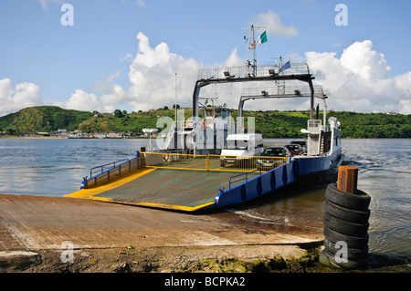 Passage Ost Auto Fähre, Ballhack, County Wexford verlinken Passage East, Grafschaft Waterford Stockfoto