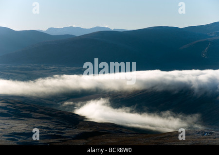 Nebel in Strath, von Ben Hope, Sutherland, Schottland, Vereinigtes Königreich Stockfoto