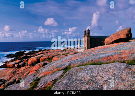 Spanien, Jakobsweg: Wallfahrtskirche Virxe da Barca in Muxía, Galicien Stockfoto
