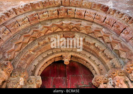 Spanien, Jakobsweg: Romanische Portal des ehemaligen Kloster Vilar de Donas in Palas de Rei Stockfoto