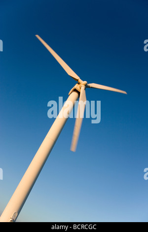 Windkraftanlagen produzieren sauberen Energie in Ovenden Moor in der Nähe von Halifax in West Yorkshire, Großbritannien Stockfoto