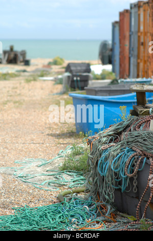 Schachtel mit Seilen und Fischernetze, Dungeness Strand, Kent Stockfoto
