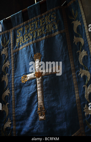 Kirche innen Kreuz Holzschnitzerei Holzschnitzerei Laubsägearbeiten Dekoration aus Holz Saint Peter mittelalterliche Handwerk Mitte altert geschnitzten schnitzen Stockfoto