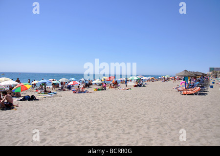 Playa del Bajondillo, Torremolinos, Costa del Sol, Provinz Malaga, Andalusien, Spanien Stockfoto