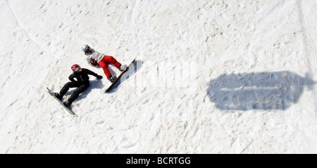 Junge snow Boarder Rast auf dem Kitzsteinhorn-Gletscher. Zell am See, Österreich Stockfoto