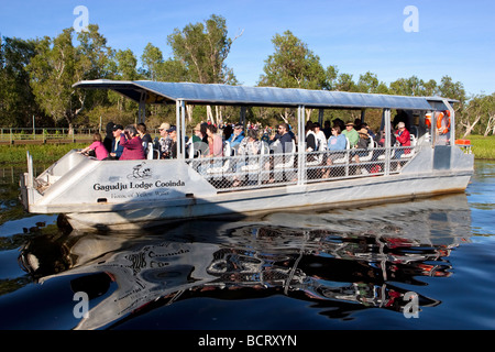 Ein Tourist cruise Boot am Yellow Water in Kakadu National Park, Australien Stockfoto