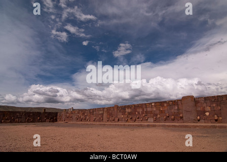 Halb-unterirdischen Tempel in Tiwanaku, Bolivien. UNESCO-Weltkulturerbe Stockfoto