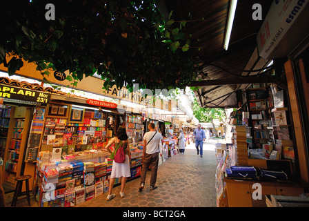 ISTANBUL, TÜRKEI. Der Buchmarkt Beyazit Ende der große Basar (Kapali Carsi). 2009. Stockfoto