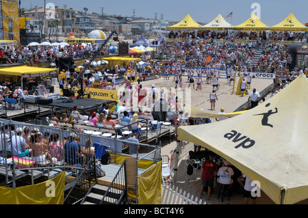 Beach-Volleyball-Turnier gespielt in Manhattan Beach, Kalifornien Stockfoto