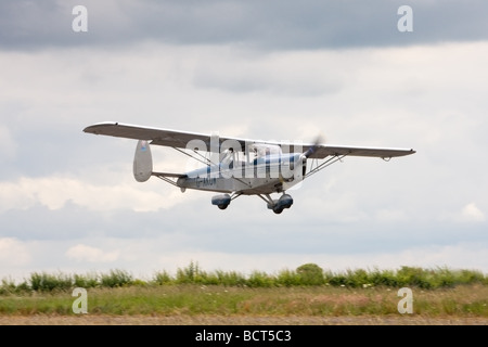 Chrislea CH3 Super Ace Serie 2 G-AKUW im Endanflug auf Wickenby Flugplatz landen Stockfoto