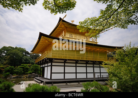 Kinkaku (Goldener Pavillon) der Kinkaku-Ji (goldene Pavillon Tempel). Kyoto. Kansai. Japan Stockfoto
