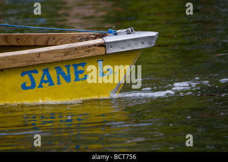 Nahaufnahme von Paddelbooten an einem See, Bootfahren Stockfoto