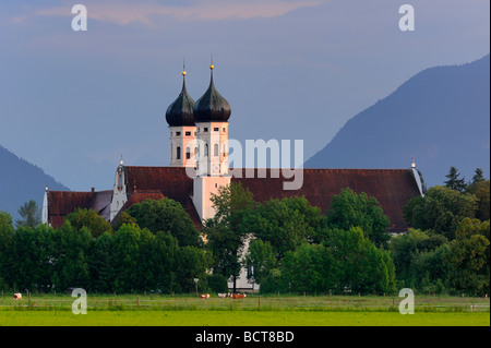 Kloster Benediktbeuern Kloster im Abendlicht, Landkreis Bad Tölz-Wolfratshausen, Bayern, Deutschland, Europa Stockfoto