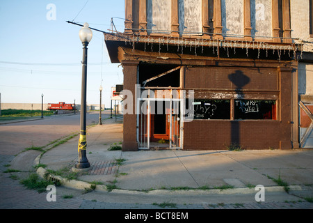 Der Flut Trennwand zwischen Kairo, Illinois vom Fluss Ohio sieht man im Hintergrund an der Ecke des 8. und kommerzielle. Stockfoto