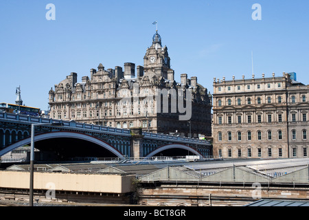 Das Balmoral Hotel neben der North Bridge in der schottischen Hauptstadt Edinburgh Stockfoto