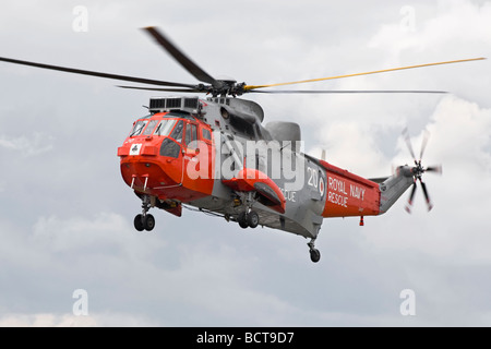 Ein Rettungshubschrauber Westland Sea King der britischen Royal Navy Stockfoto