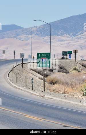 Autobahn 5 Zeichen auf einer Rampe in der Nähe von Coalinga Stockfoto