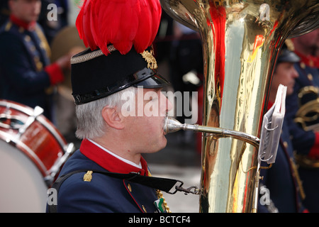 Tuba-Spieler, Brass, Brass Band, Narzissenfest Narcissus-Festival in Bad Aussee, Ausseer Land, Salzkammergut-Region, Steiermark, Austr Stockfoto