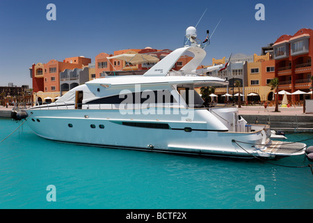 Private Yacht befindet sich in der Marina, Hurghada, Ägypten, Rotes Meer, Afrika Stockfoto