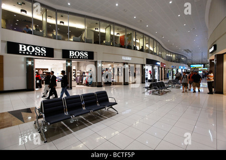 Duty free shopping-Bereich, Abfahrt, O R Tambo International Airport, Johannesburg, Südafrika, Afrika Stockfoto