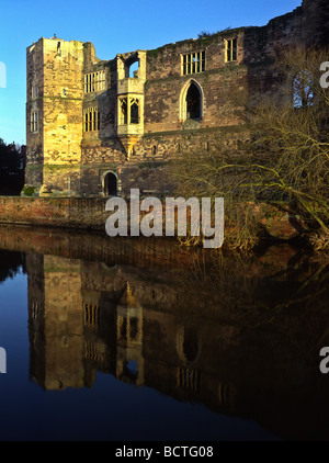 Newark-Burg und den Fluss Trent im Spätwinter Sonnenschein. Stockfoto