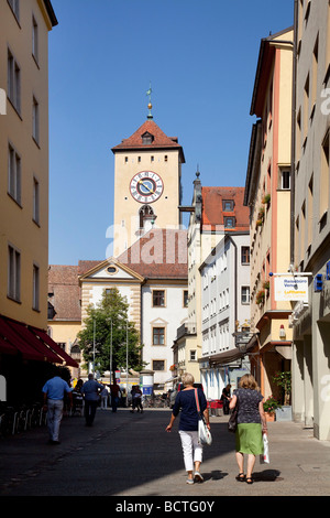 Fußgängerzone und altes Rathaus in Regensburg, Bayern, Deutschland, Europa Stockfoto