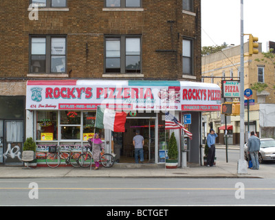 Rocky s Pizzeria an der Kirche Avenue und Coney Island Avenue in Brooklyn New York Stockfoto