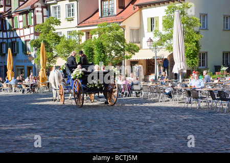 Marktplatz mit Hochzeitskutsche, Meersburg am Bodensee, administrativen Bezirk Tübingen, Bodenseekreis District, B Stockfoto