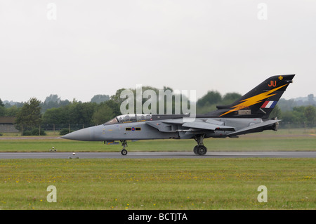 Tornado F3 aus 111 Squadron Leuchars kommt an RAF Fairford für das Royal International Air Tattoo Stockfoto