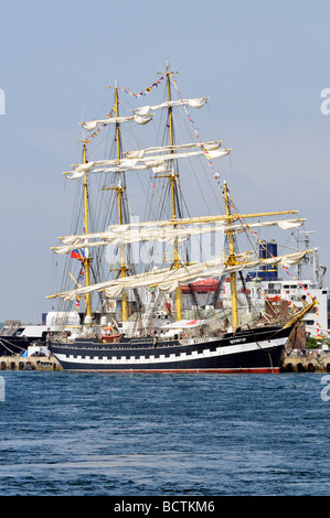 Russischen Großsegler, die Krusenschtern in Massachusetts Maritime Academy auf Cape Cod Canal angedockt Stockfoto