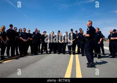 Notfall-Responder Spezialoperationen training mit CAL FIRE, California Highway Patrol, AMR & EMT Stockfoto