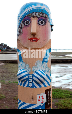 Dekorative lackiert Poller auf der Geelong Waterfront, Australien Stockfoto