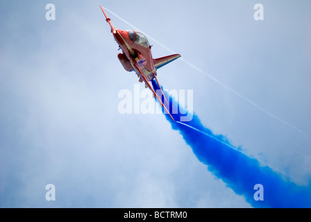 Die Royal Airforce Red Arrows Display Kunstflugstaffel erklingt in der Royal International Air Tattoo 2009 RAF Fairford Stockfoto