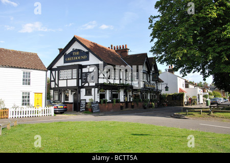 Der Greyhound Pub, Weston Green, Surrey, England, Vereinigtes Königreich Stockfoto