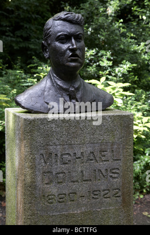 Büste Statue des irischen Bürgerkriegs Kommandant Michael Collins in Erzbischof Ryan Park Merrion square, Dublin Irland Stockfoto