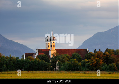 Kloster Benediktbeuern Kloster im Abendlicht, Landkreis Bad Tölz-Wolfratshausen, Bayern, Deutschland, Europa Stockfoto