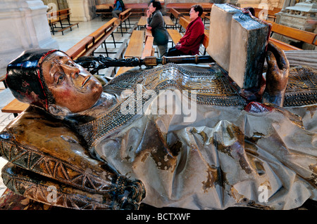 Spanien, Jakobsweg: Statue des Heiligen Lesmes in der Iglesia San Lesmes in Burgos Stockfoto